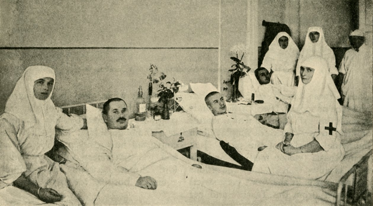 Tsarina Alexandra yaralı askerlere bakıyor, 1914, c1920. by Unbekannt