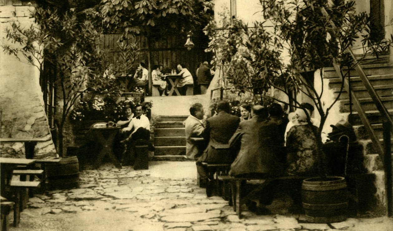 Grinzing'deki Şaraphane, Viyana, Avusturya, c1935. by Unbekannt