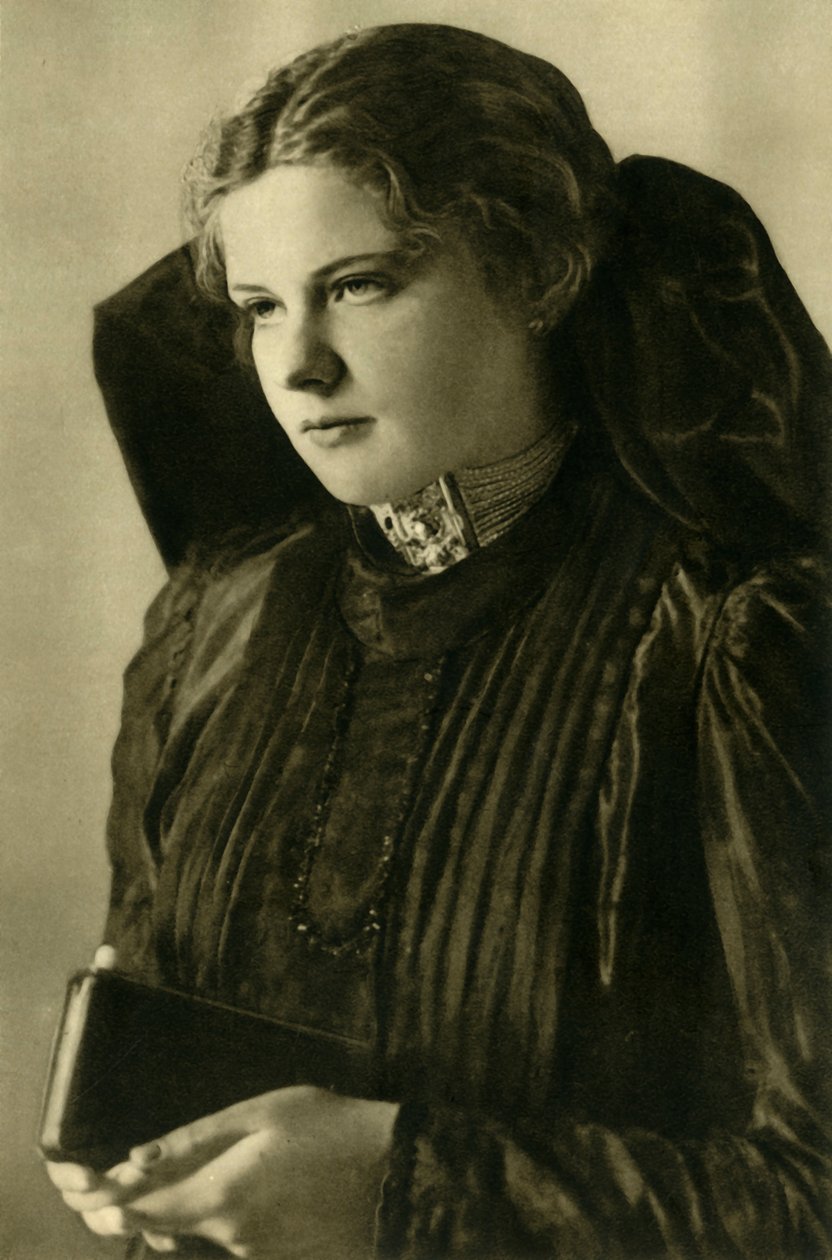 Geleneksel kostümlü kadın, Yukarı Avusturya, c1935. by Unbekannt