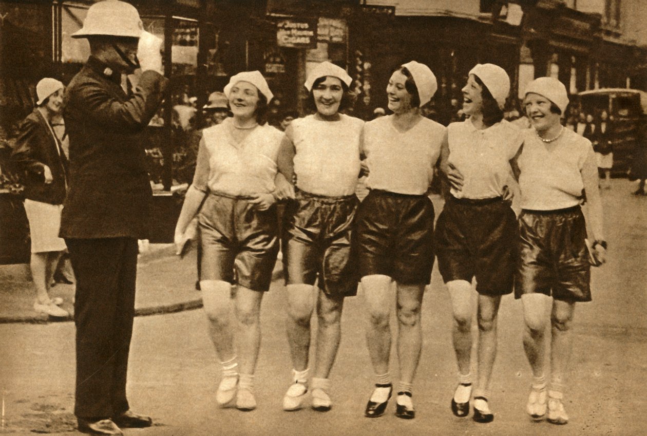 Şort giyen kadınlar, 1930, 1933. by Unbekannt