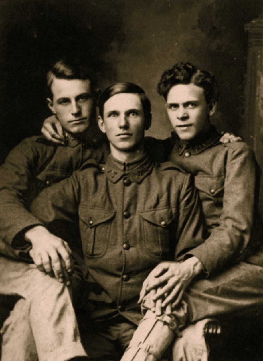 Üç yakın arkadaşın portresi, c.1918 by Unbekannt Unbekannt