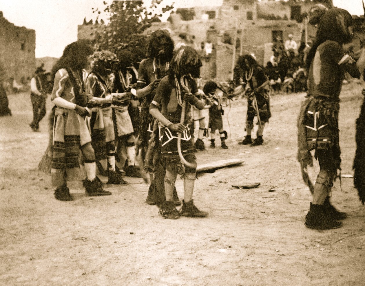 Yılanları taşımak 1900 (fotoğraf) by Hippolyte Lalaise Devéria