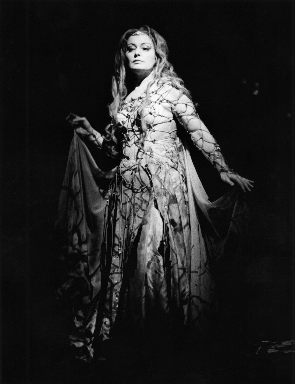 Gwyneth Jones by Benjamin Baud