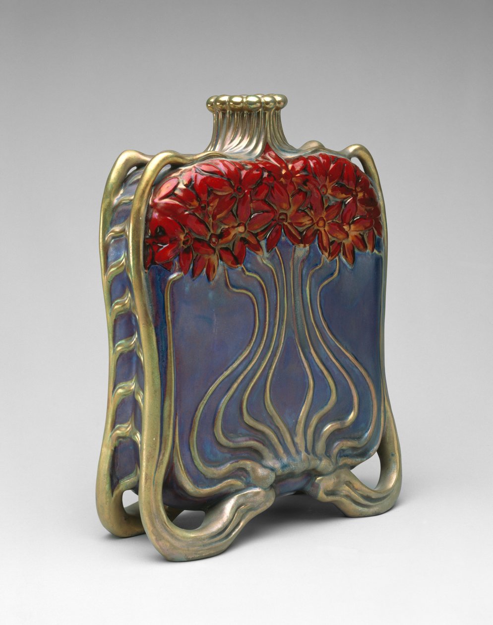 Şişe, 1890-1900 (porselen) by Vilmos Zsolnay