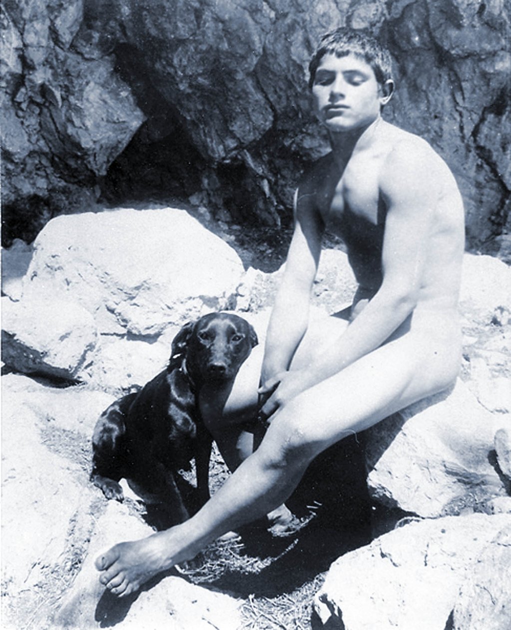 Köpekli çıplak bir çocuğun çalışması, c.1901 (siyanotip) by Baron Wilhelm von Gloeden