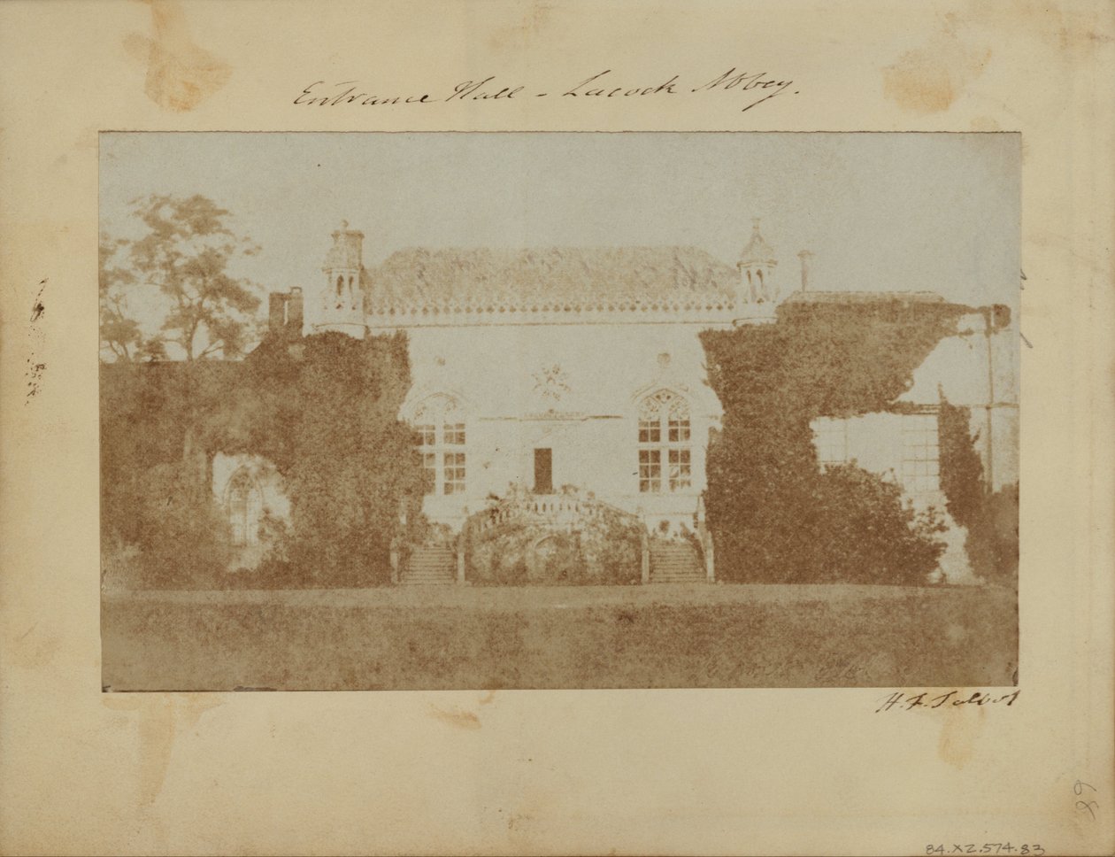 Lacock Manastırı, Batı Cephesi. by William Henry Fox Talbot