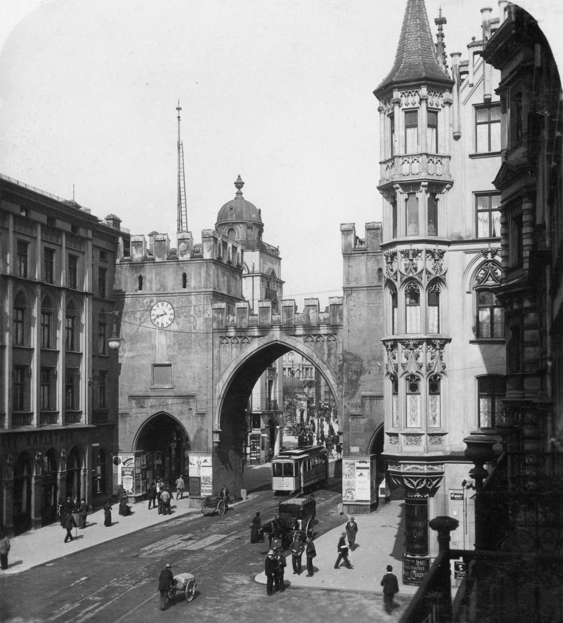 Karlstor Kapısı, Münih, Almanya, c1900s. by Wurthle and Sons