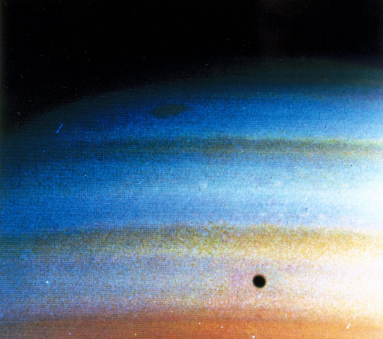 Voyager 1 tarafından fotoğraflanan Satürn