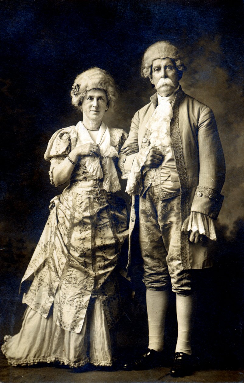 18. yüzyıl süslü elbiseli çift (fotoğraf) by Hippolyte Lalaise Devéria