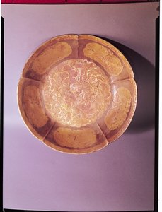 Gravür çanak, Tang hanedanı (618-907) (altın ve gümüş)