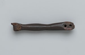 Bir heykelden küçük kol (tahta)