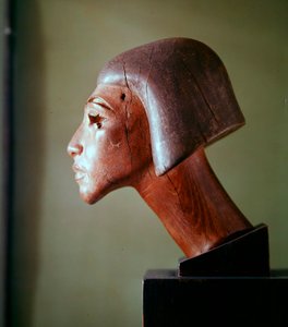 El-Amarna stili kafa (ahşap)