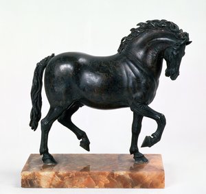 Yürüyen At (bronz)