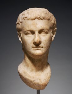 Caligula'nın Portre Başı, MS 40 civarı (mermer)