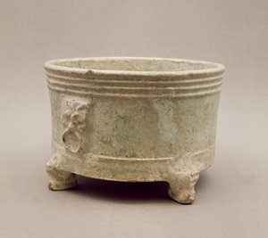 Toprak üç ayaklı kap, Han hanedanı, MS 25-220
