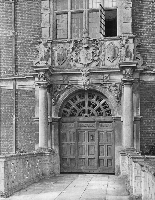Dış Geçit, Blickling Salonu by Charles Latham