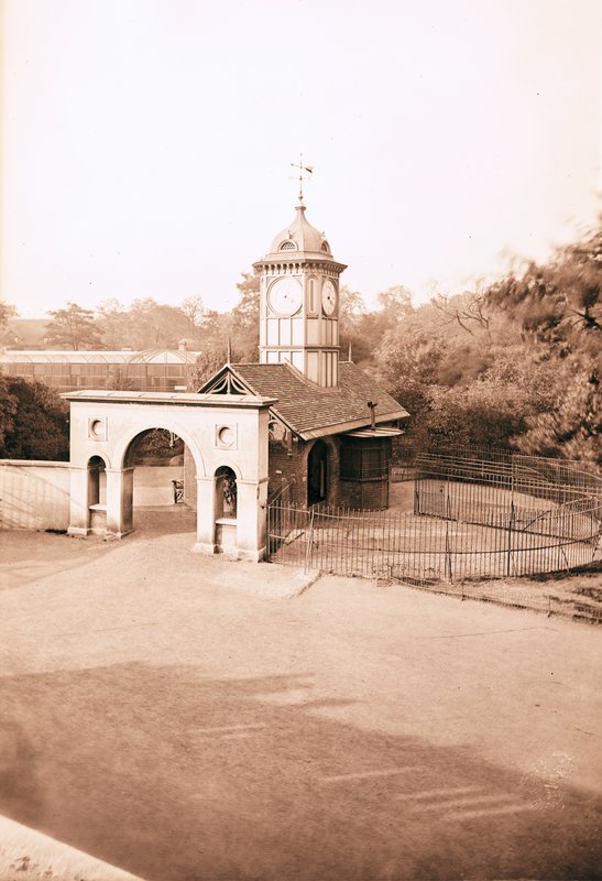 Camel House, Londra Hayvanat Bahçesi by English Photographer