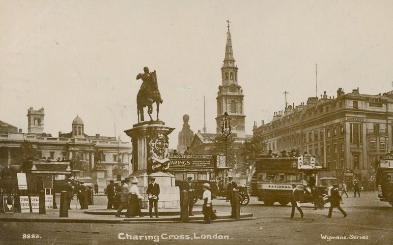Charing Cross, Londra by English Photographer