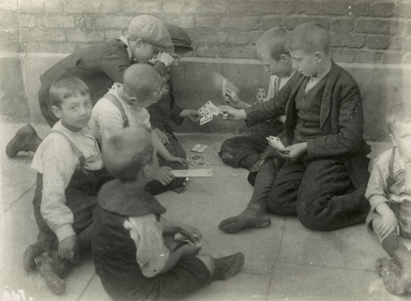 Çocuk yoksulluğu, Londra by English Photographer