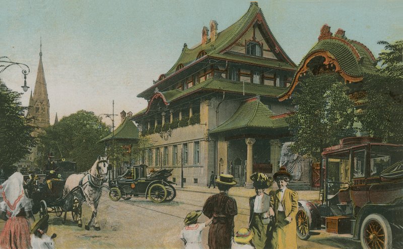 Çin tarzı bina. 1913 yılında gönderilen kartpostal. by English Photographer