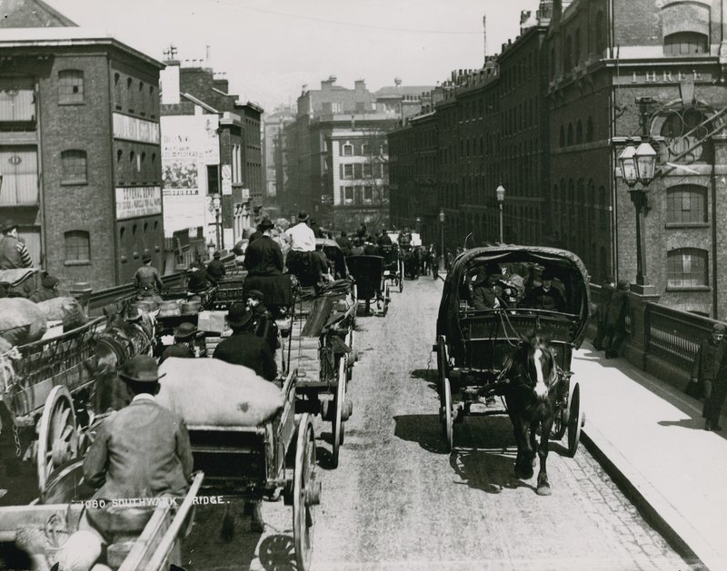 Southwark Köprüsü