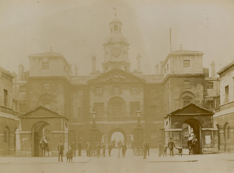 Atlı Muhafızlar Geçit Töreni, Londra by English Photographer