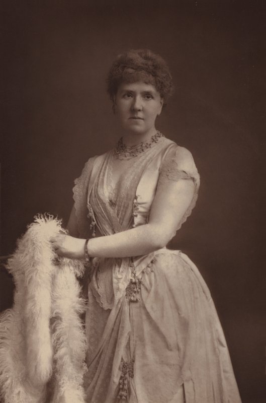 Bayan Anna Williams by English Photographer