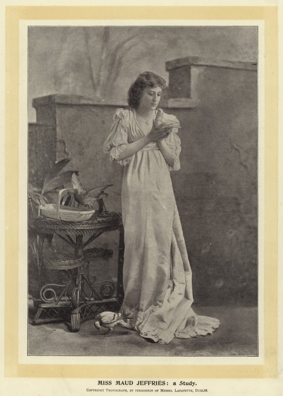 Bayan Maud Jeffries: Bir Çalışma by English Photographer