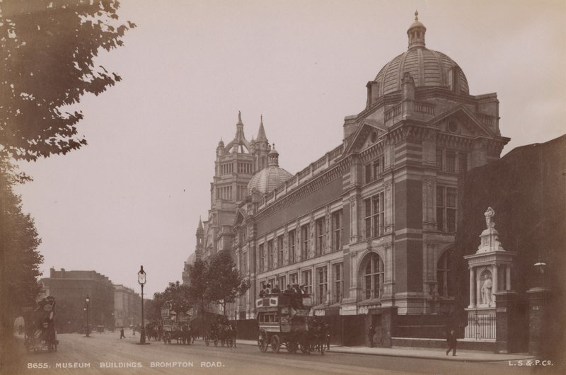 Müze Binaları, Brompton Road, Londra by English Photographer