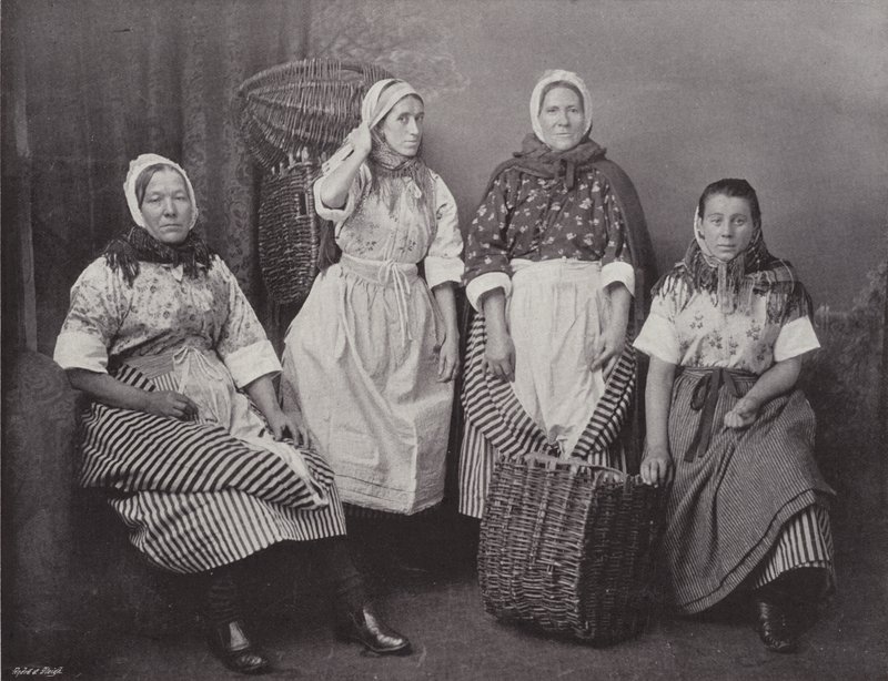 Newhaven Balık Kadınları by English Photographer