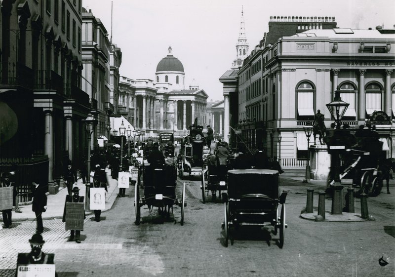 Pall Alışveriş Merkezi, Londra by English Photographer
