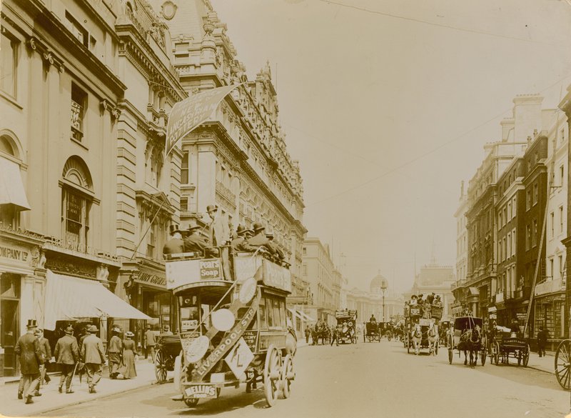 Pall Alışveriş Merkezi, Londra by English Photographer