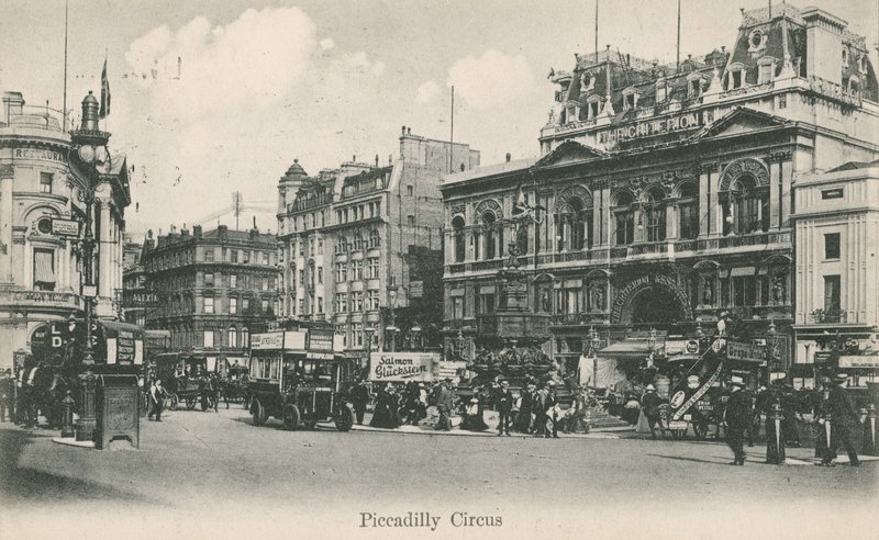 Piccadilly Sirki by English Photographer