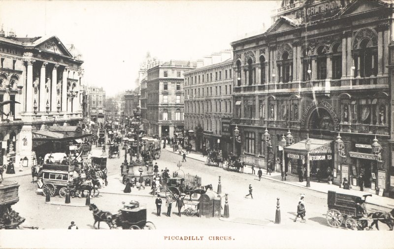 Piccadilly Sirki by English Photographer
