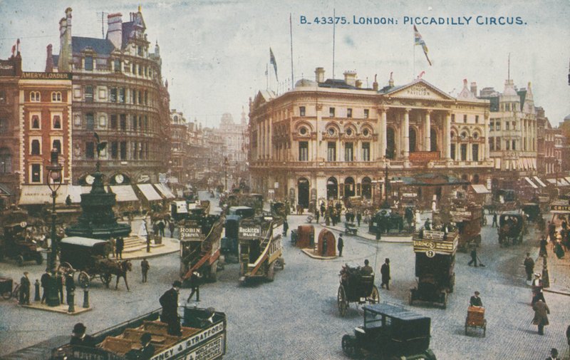 Piccadilly Sirki, Londra by English Photographer