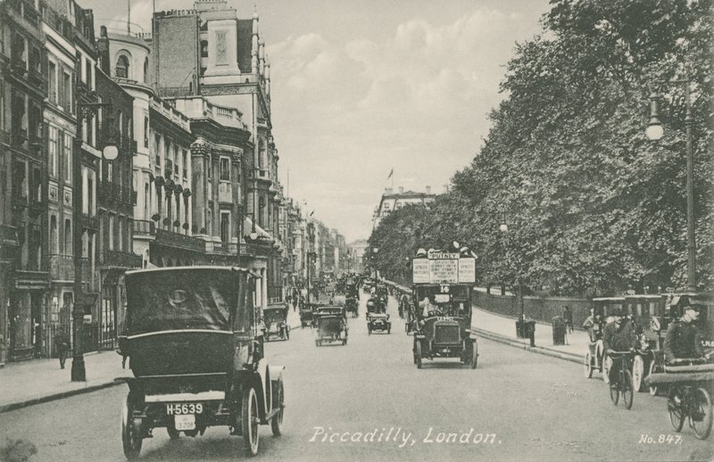 Piccadilly, Londra by English Photographer