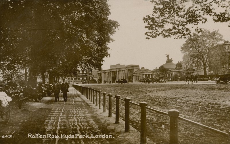 Rotten Row, Hyde Park, Londra by English Photographer