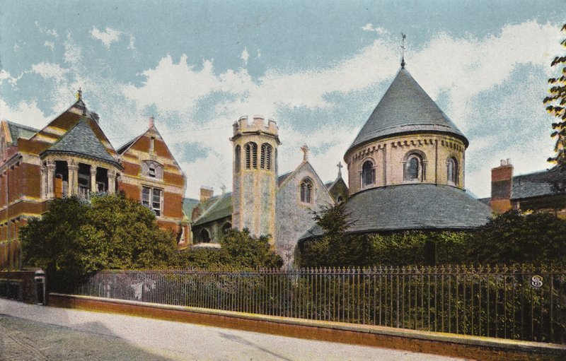 Yuvarlak Kilise ve Birlik Dernekleri Binası by English Photographer