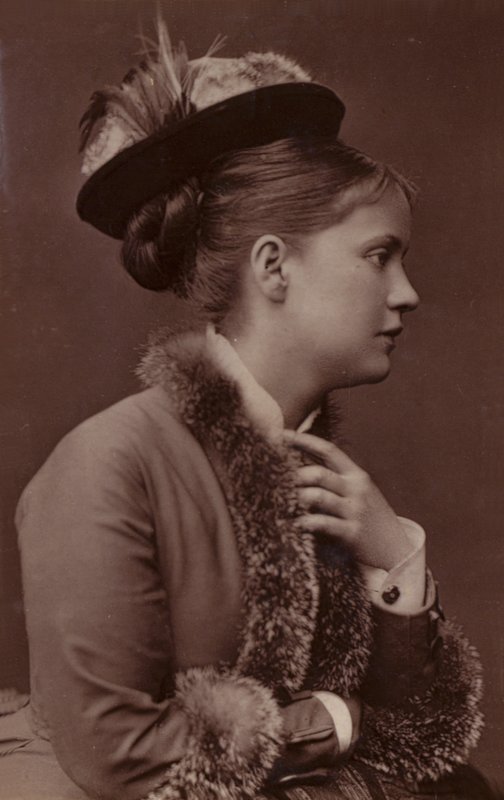 Geç Amy Fawsitt by English Photographer