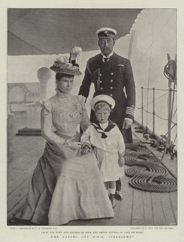 Ödenen HMS Crescent by English Photographer