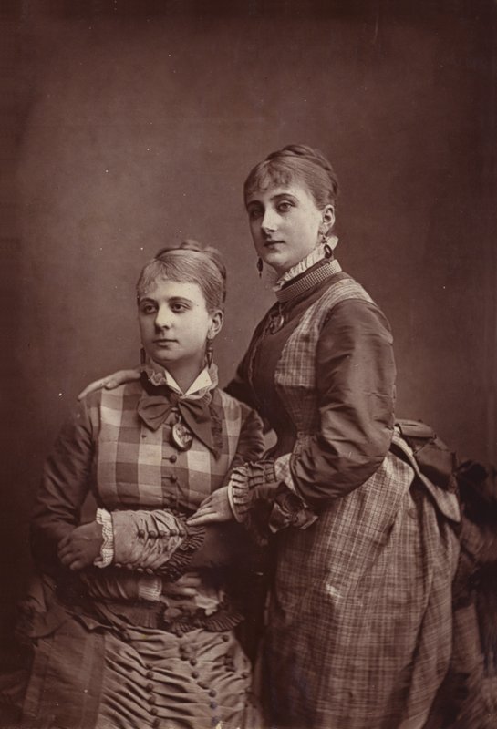 Kızkardeşler Bransconibe by English Photographer