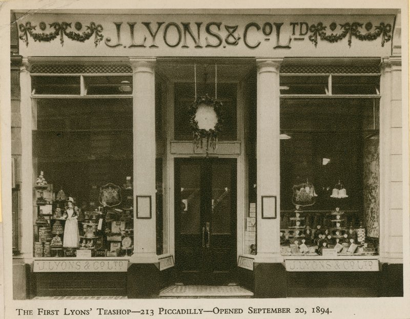İlk Lyons Teashop by English Photographer
