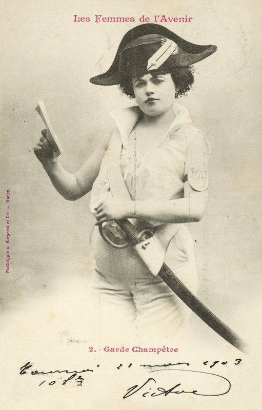 Garde Champetre, Geleceğin Kadını by French Photographer