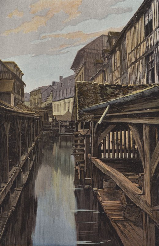 Louviers, çamaşırhane ve ahşap evler by French Photographer