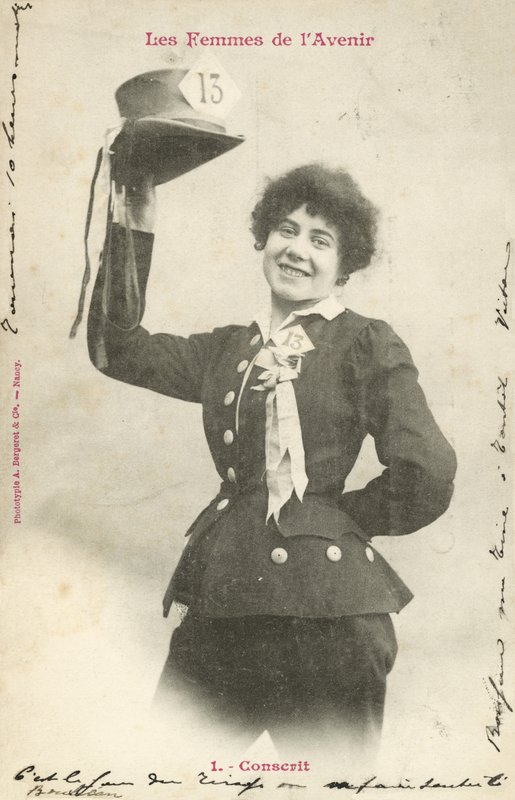 Asker, Geleceğin Kadını by French Photographer