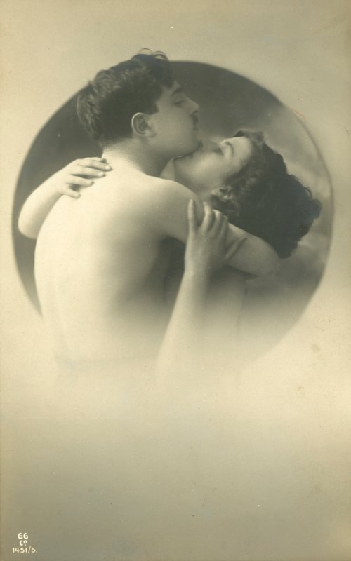 tutkulu kucaklama by French Photographer