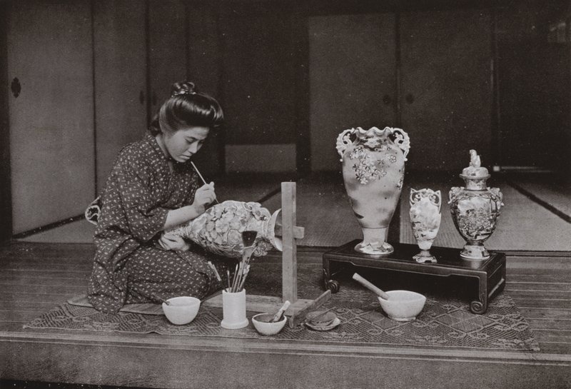 Bir Çömlekçilik Ressamı (s/b fotoğraf) by Herbert Ponting