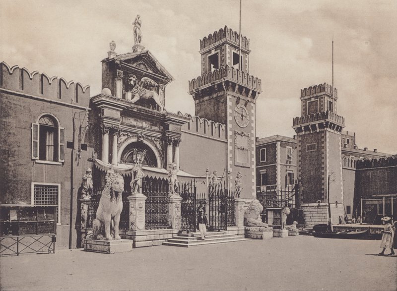 Kraliyet Denizcilik Arsenal (s / b fotoğraf) by Italian Photographer