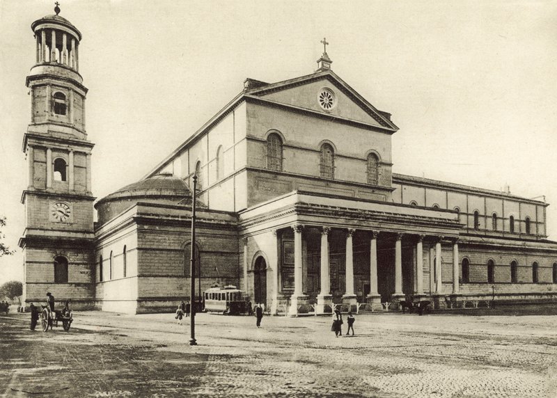 ST Paul Bazilikası by Italian Photographer