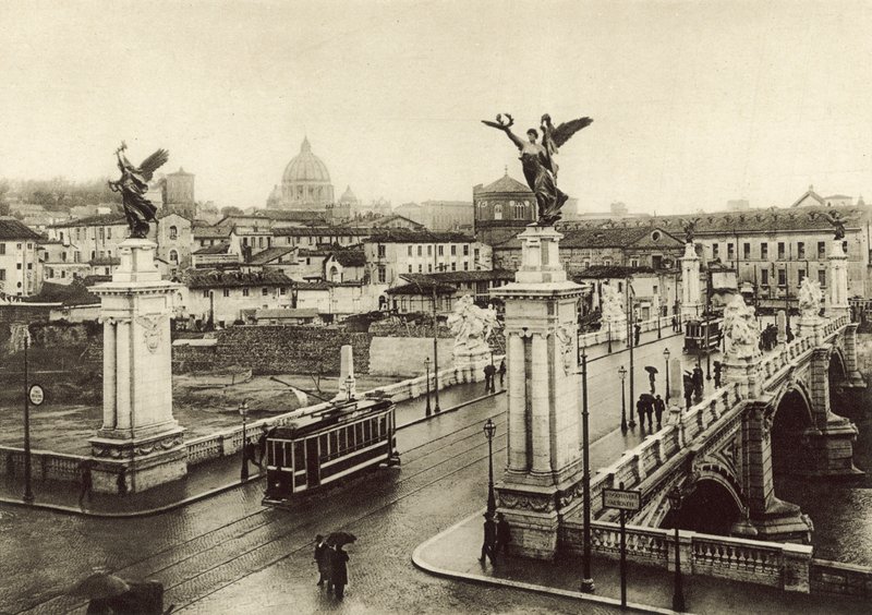 Victor Emanuel Köprüsü by Italian Photographer